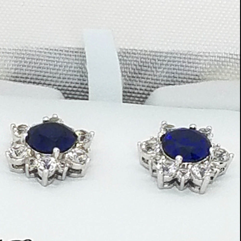 📌SOLD📌 LAB CR. BLUE & WHITE SAPPHIRES EARRINGS - Picture 4 of 8